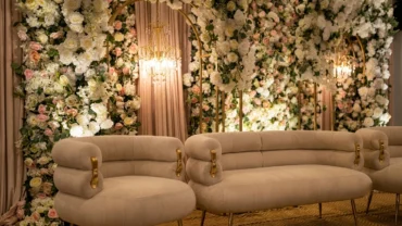 Indoor vs Outdoor Wedding Chicago (2026 Guide) (1)